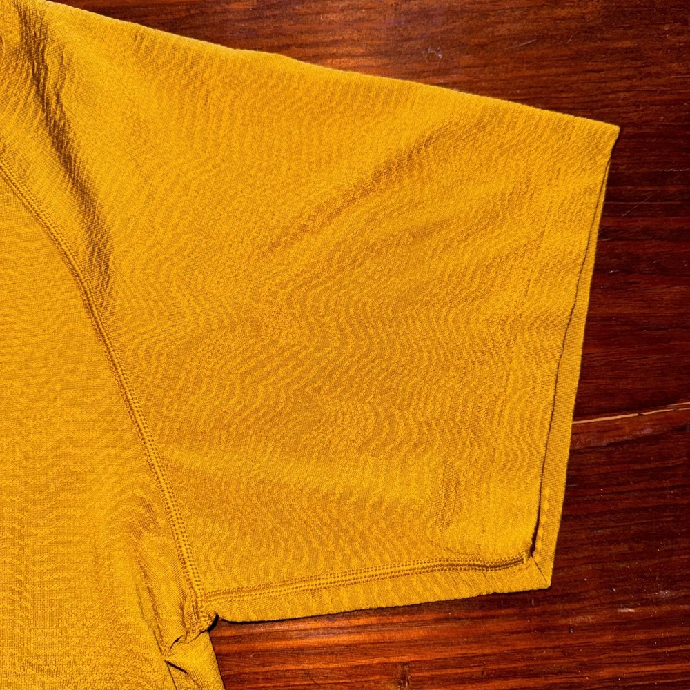 Lululemon Men's Yellow‎ Gold Metal Vent Tech Polo 2.0 Texture Size XXL 2XL - Picture 3 of 11